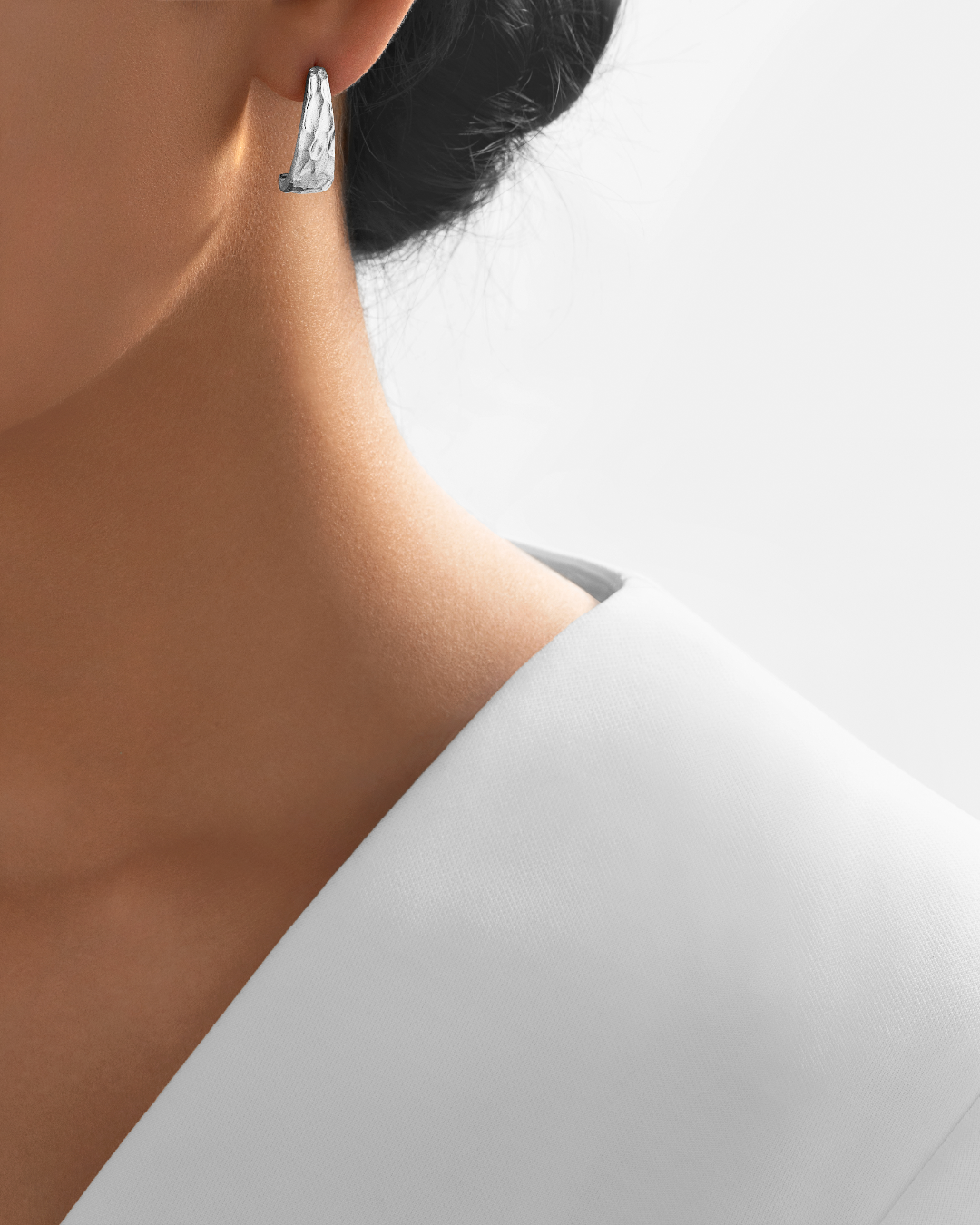 Nebu Gold 24kt Platinum Hammered Obelisk Earrings Female