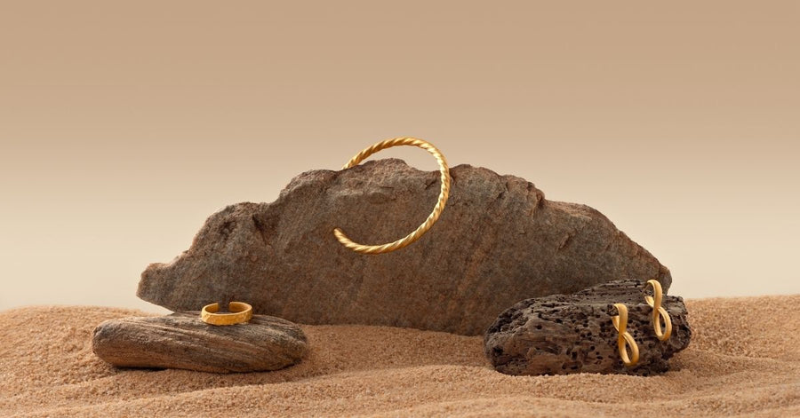 Nebü Gold best-selling jewelry styled on stone