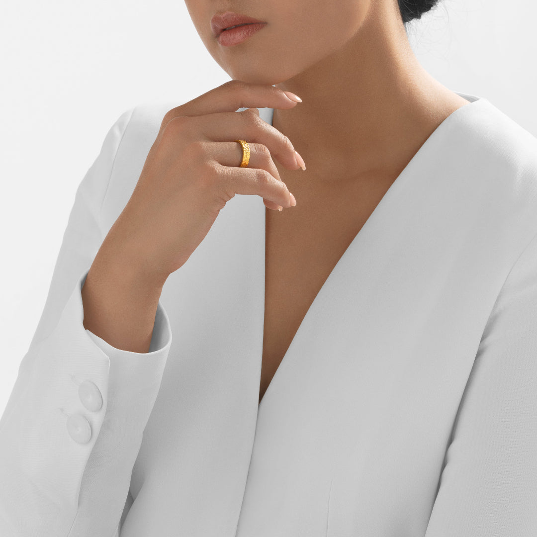 Nebu Gold 24k Gold Hammered Cuff Ring Female