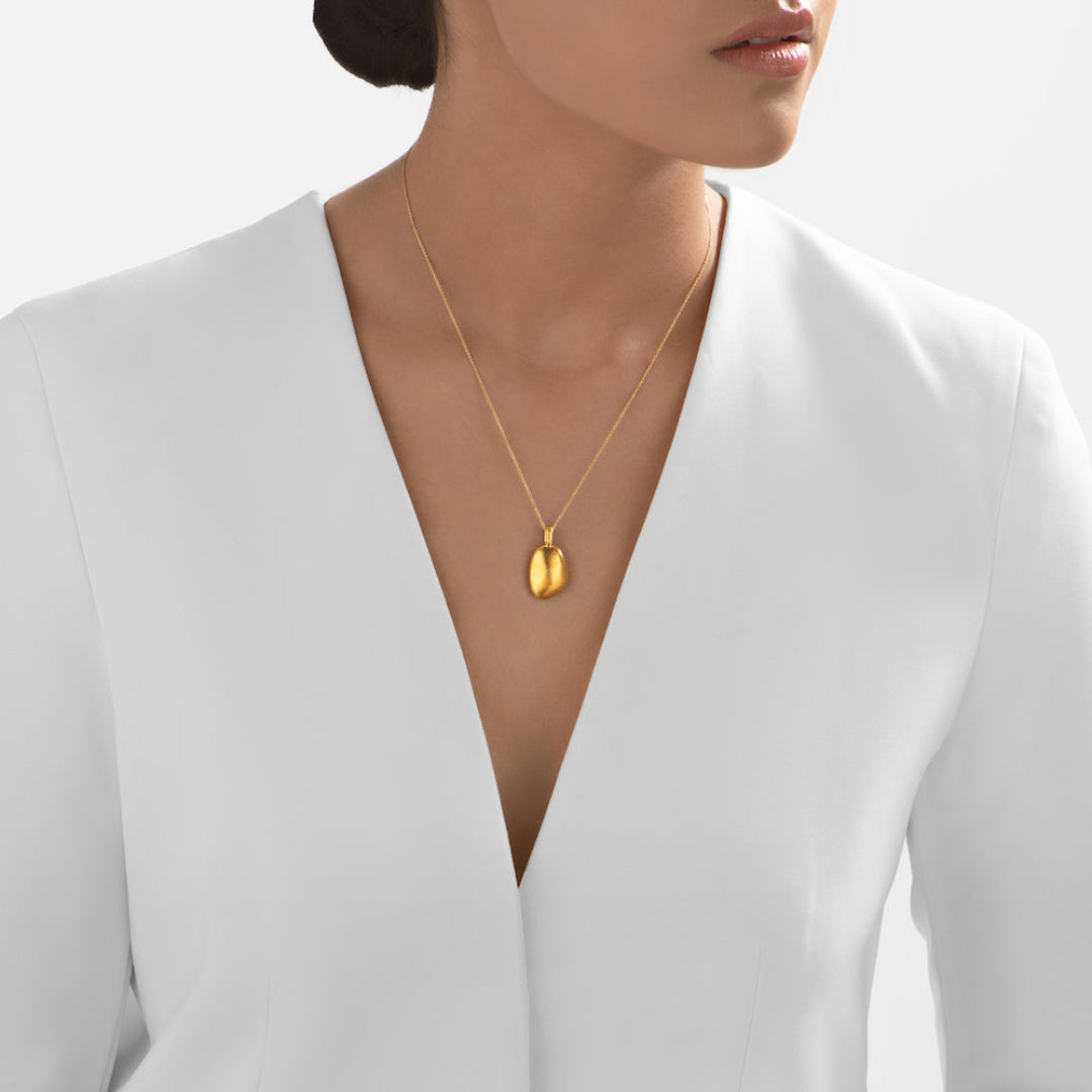 Nebu Gold 24k Gold Pebble Pendant Female