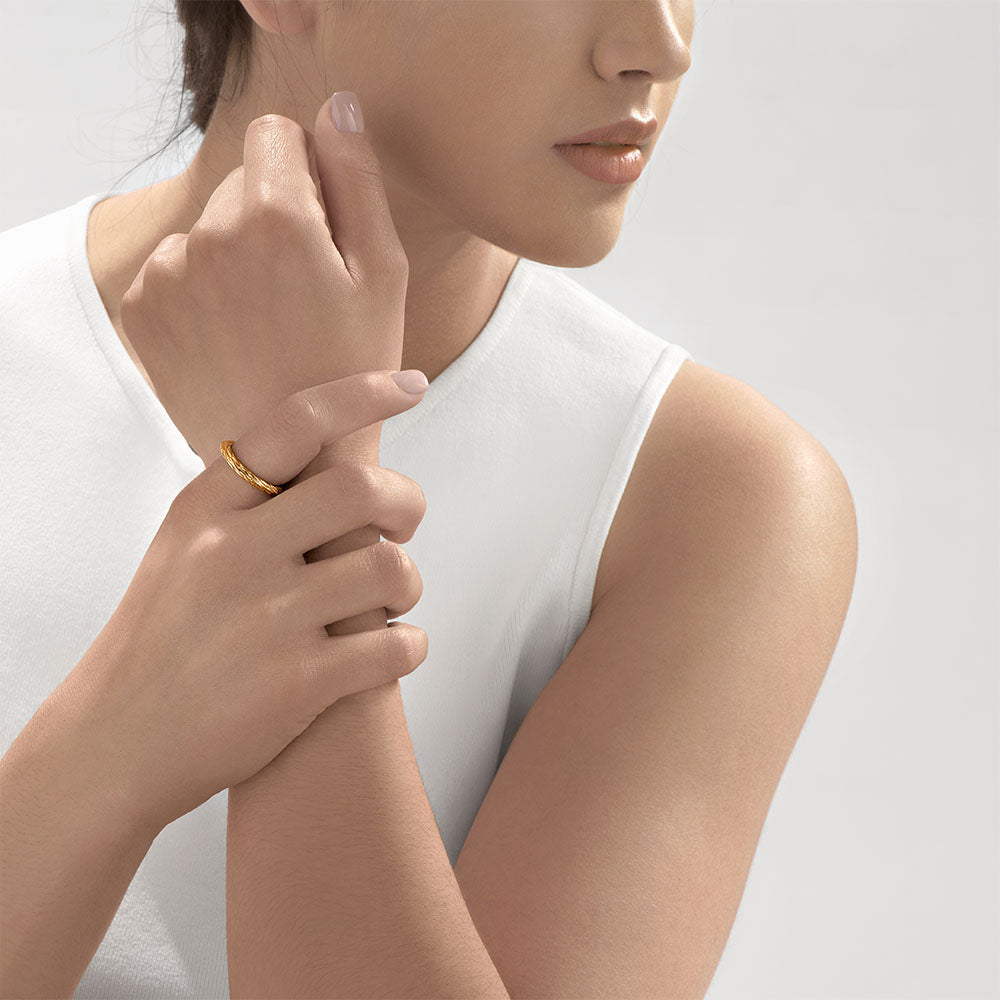 Nebu Gold 24k Gold Textured Ring Female