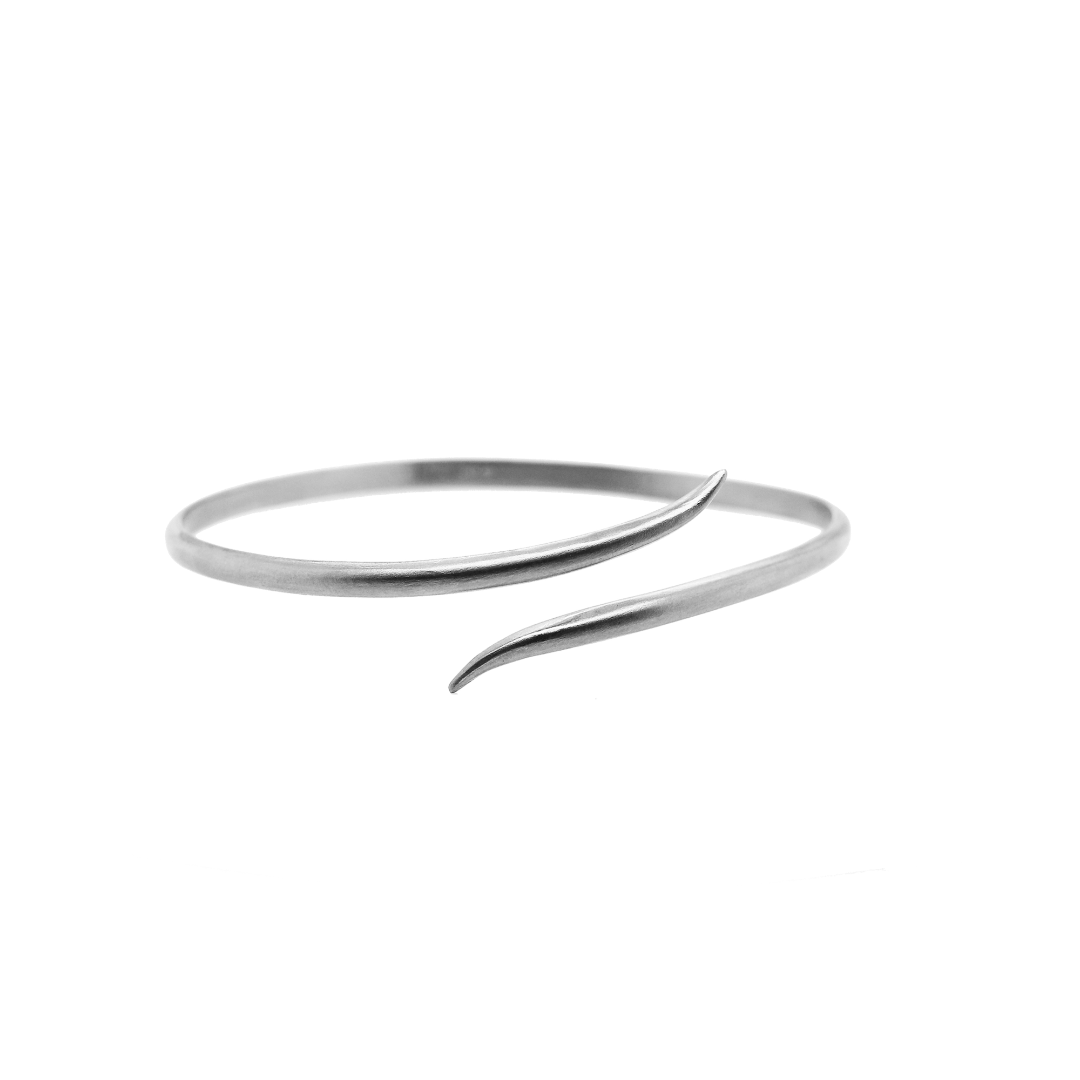 Nebu Gold 24k Platinum Slender Arrow Bangle Front View