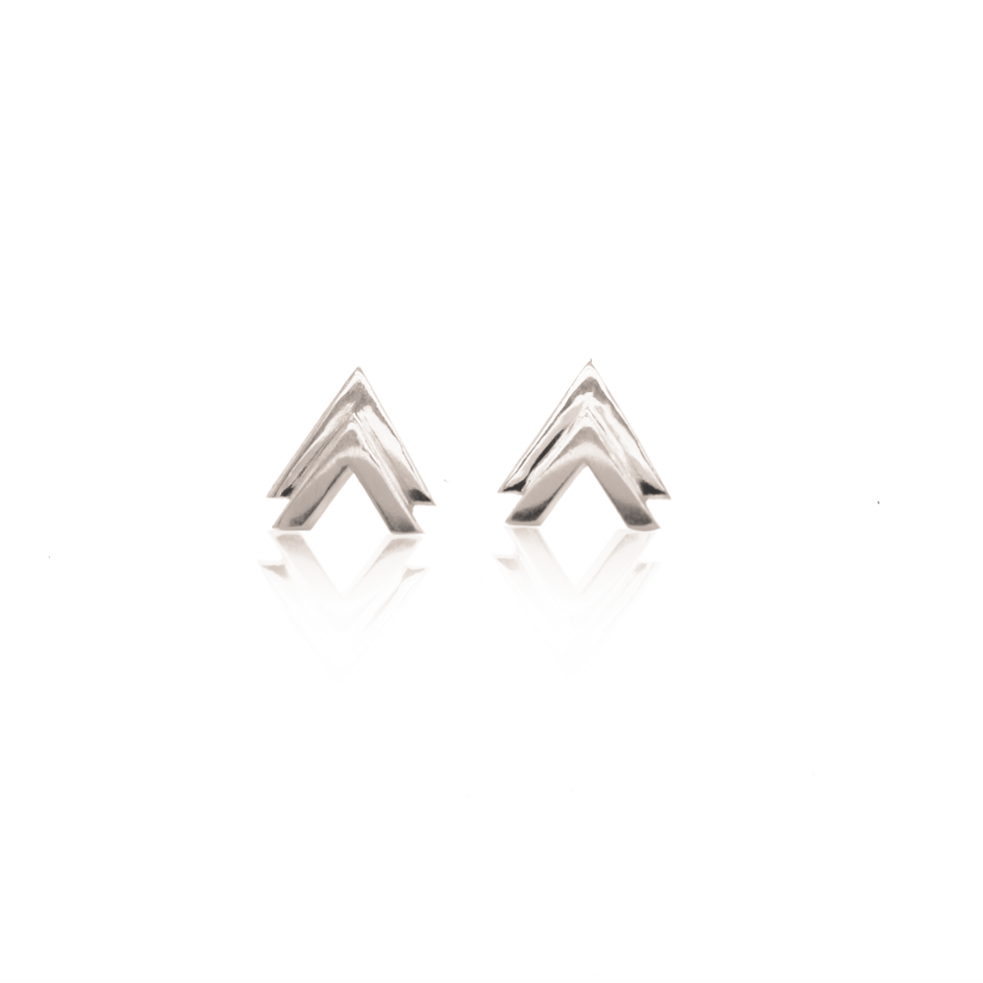 Nebu Gold 24kt Platinum Arrowhead Stud Earrings Front View